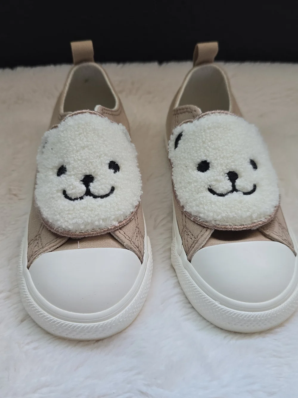 Converse Kids Beige Slip-On Sneakers with White Fuzzy Bear Accent